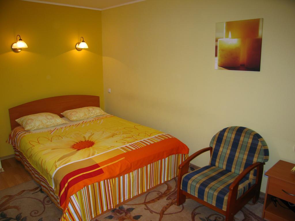 Hotel Service Predslava On Antonovicha Street Kijev Szoba fotó