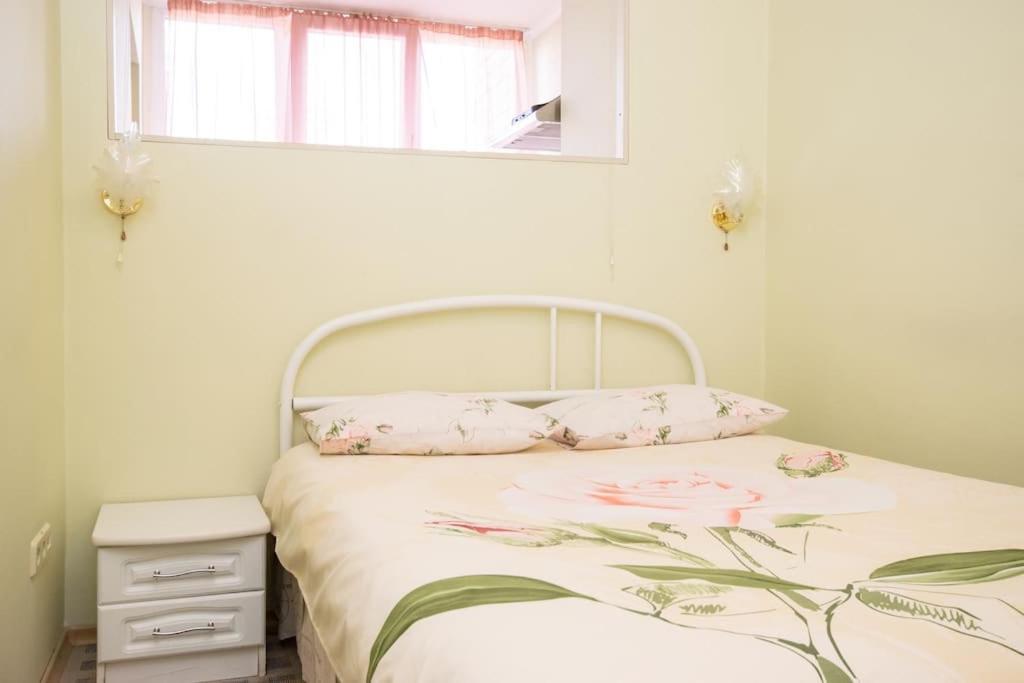 Hotel Service Predslava On Antonovicha Street Kijev Kültér fotó
